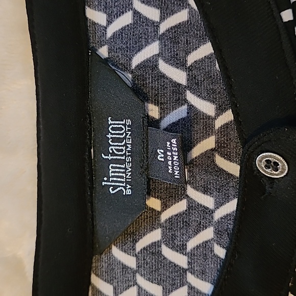 Slim Factor by Investments Black &White patterned top Size M - Picture 4 of 5